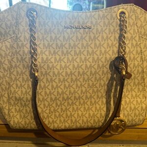 Micheal kors purse